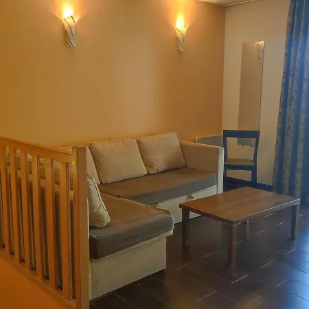 Duplex 6 Pers Avec Terrasse Au Chateau Des Magnans, - Piscine, Sauna, Animaux Acceptes - Fr-1-165b-3 Apartment *